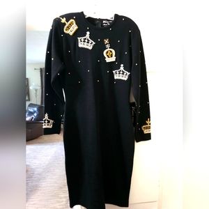 ✨️Host Pick🌟NWT-  Warren KNIT,  BODY HUGGING KNIT, Crown Applique Size 4 and 6